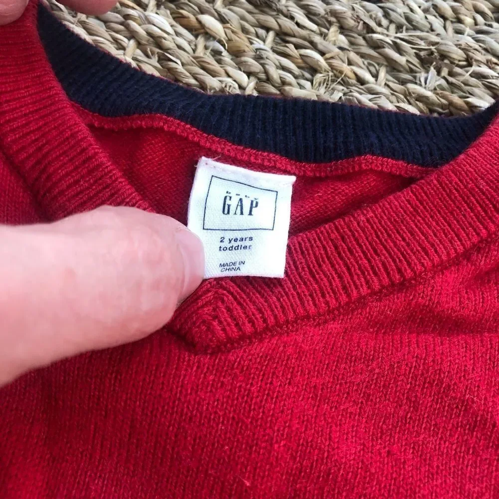 Gap toddler lightweight sweater in red